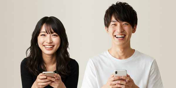 女性と男性が笑顔